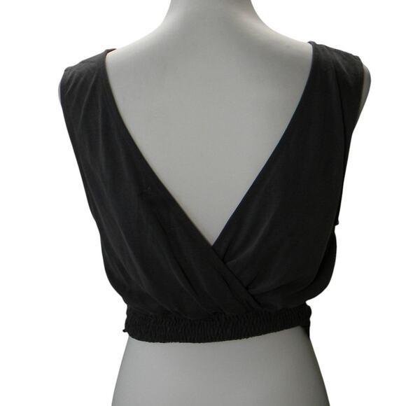 Urban Outfitters Women's Surplice Wrap Crop Top Smocked Hem Sleeveless Gray M‎ - Picture 2 of 6